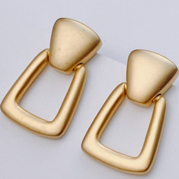 Vintage Matte Gold Tone Geometric Drop Doorknocker Earrings Modernist 80s Hinged - Picture 2 of 12